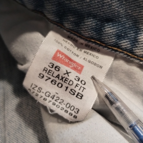 Wrangler Relaxed Fit Light Wash Denim Jeans - Men's Size 36 x 30 - Picture 10 of 14